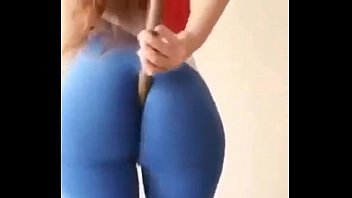 yam-sized butt on legging