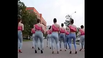 giant butt dance